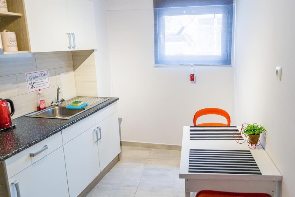 2 Bedrooms Apartment Close To Metro Dafni In أثينا المظهر الخارجي الصورة