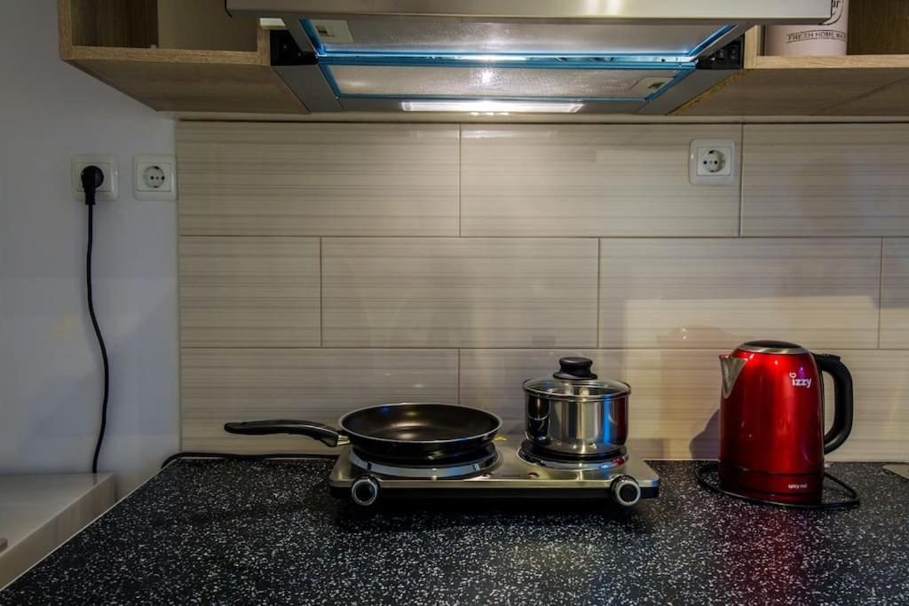 2 Bedrooms Apartment Close To Metro Dafni In أثينا المظهر الخارجي الصورة